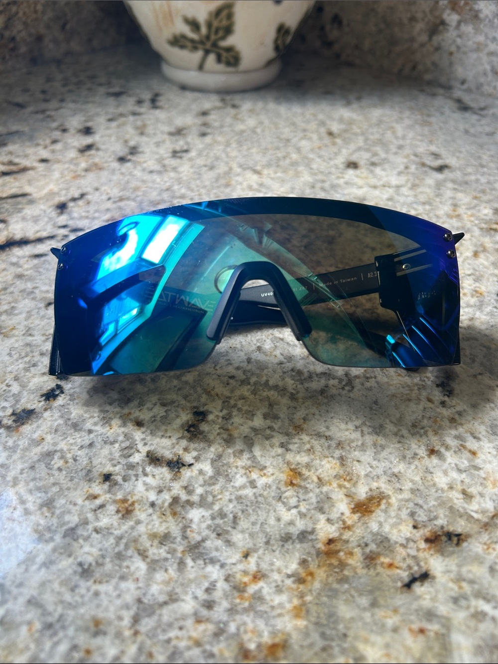 Men's Shield Sunglasses - Blue Mirrored Lens - Picture 5 of 7